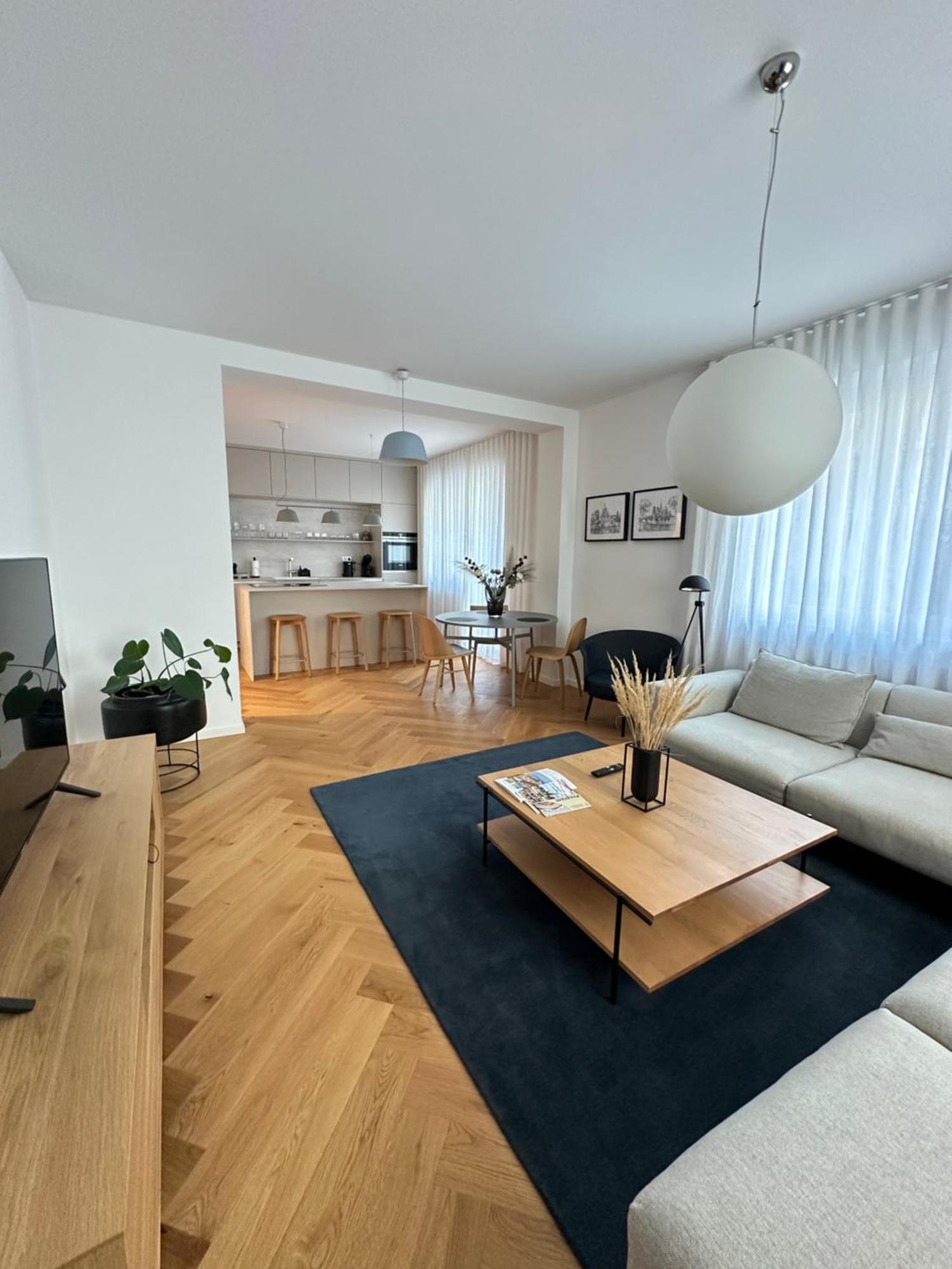 Oldtown 130m2 ,60m2 Terrace And 2 Bathrooms Apartmán